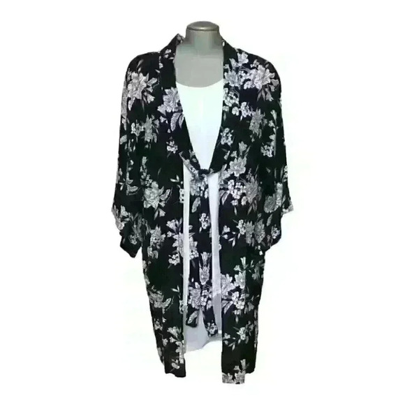 NWOT Spiritual Gangster Maya Kimono Black White  Floral - Picture 1 of 9